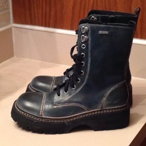 Sketchers Mid-calf boot